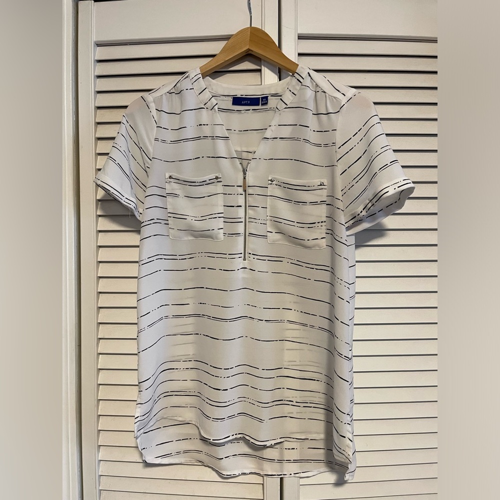 Apt 9 Women’s Blouse Size XS White with Black Stripes
